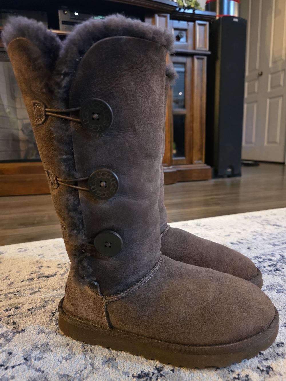UGG Bailey Button Triplet II Women's size 8 Tall Boot - Chocolate